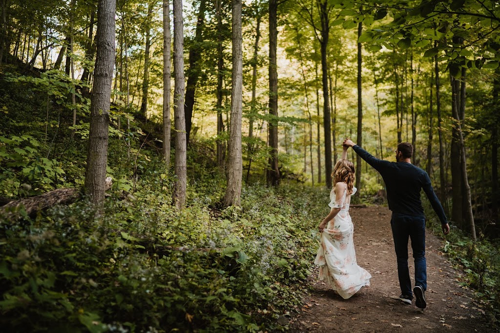 Bryns Photography | 878 Paisley Rd, Guelph, ON N1K 1V8, Canada | Phone: (226) 343-7710