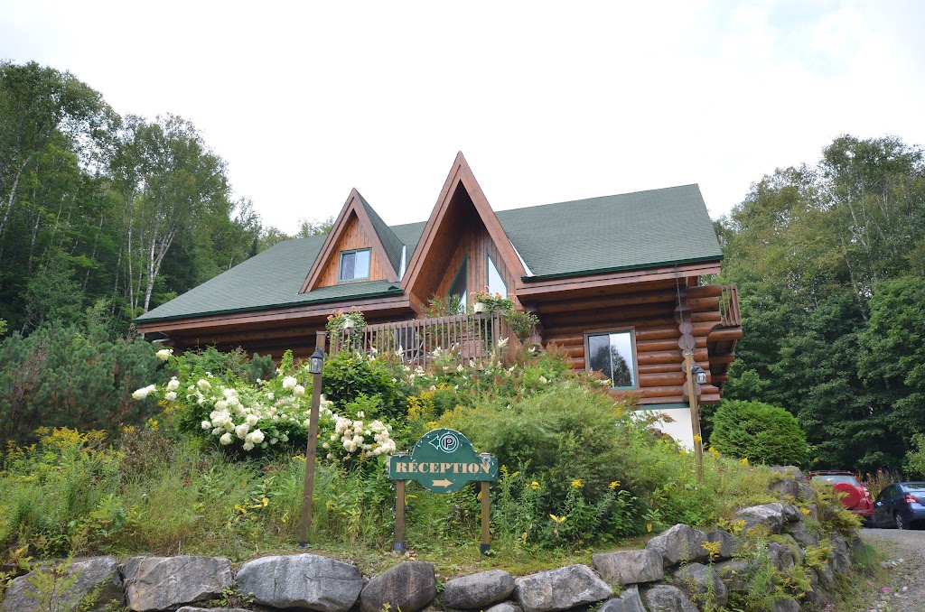 Auberge du Bois Jolit | Chem. de la Paroi, Mont-Tremblant, QC J8E 2G1, Canada | Phone: (819) 425-6886