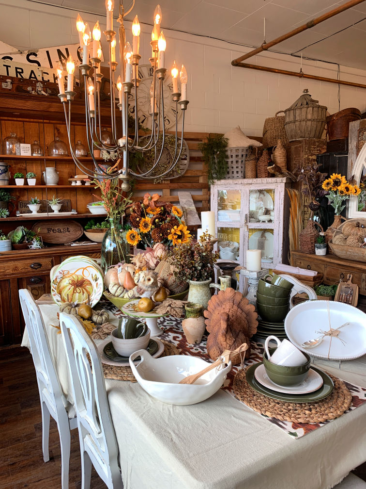 Merrys Mercantile (Formerly Past Connections Emporium) | 5014 50 Ave, Bentley, AB T0C 0J0, Canada | Phone: (403) 658-2300