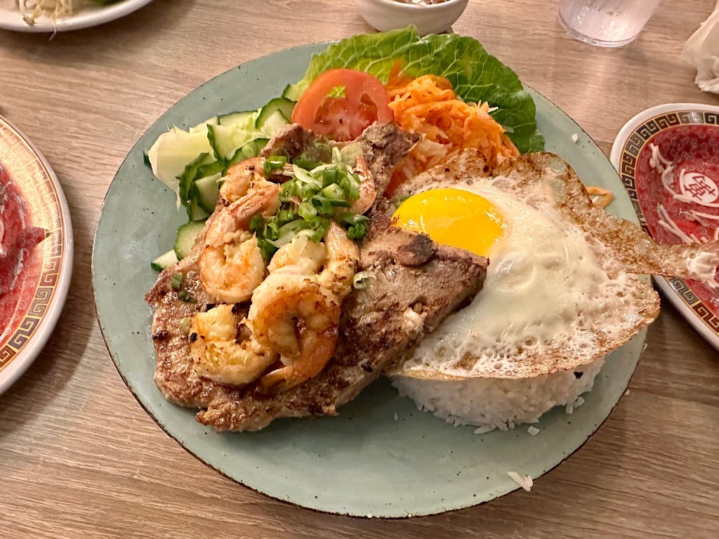Hanoi House | 1040 Lansdowne St W Unit 4, Peterborough, ON K9J 1Z9, Canada | Phone: (705) 742-7721