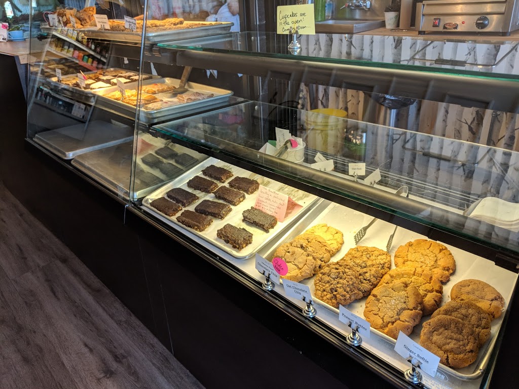 Omg Baked Goodness | 1561 Dundas St W, Toronto, ON M6K 1T9, Canada | Phone: (647) 348-5664