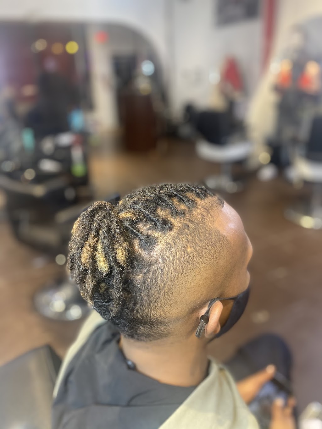 Samvanahair | 7388 Macpherson Ave, Burnaby, BC V5J 0A1, Canada | Phone: (778) 917-7266