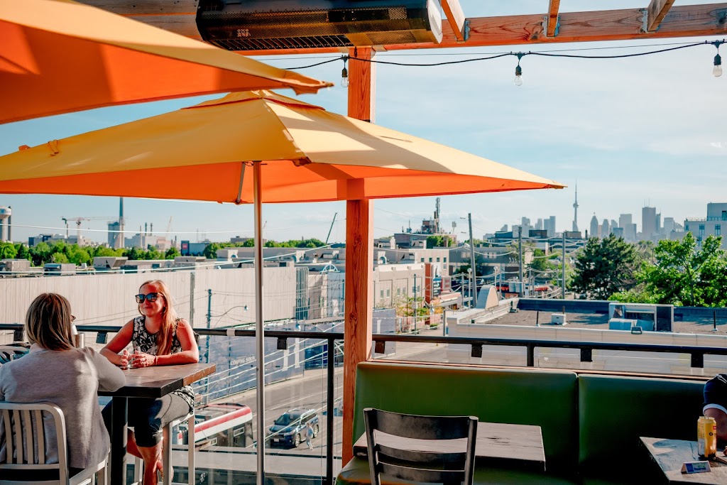 Murphys Law Pub And Kitchen | 1702 Queen St E, Toronto, ON M4L 1G6, Canada | Phone: (416) 690-5516