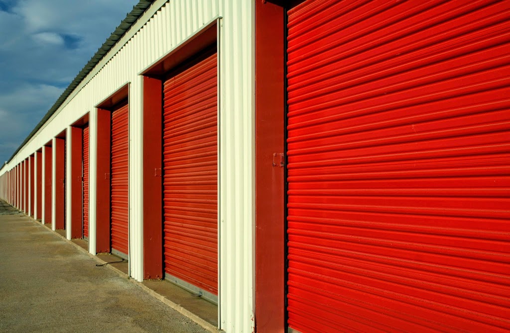 Woodstream Properties & Storage | 6870 Plaza Dr, Niagara Falls, NY 14304, USA | Phone: (716) 638-9604