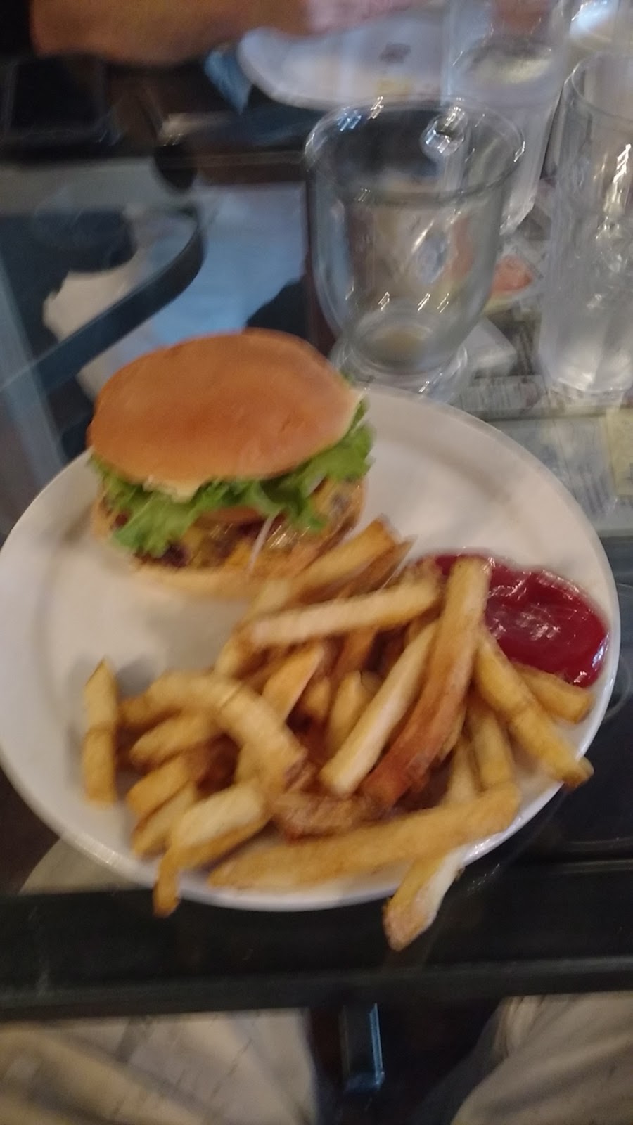 Rivers Restaurant | 42239 Yarrow Central Rd, Chilliwack, BC V2R 5E3, Canada | Phone: (604) 490-6626