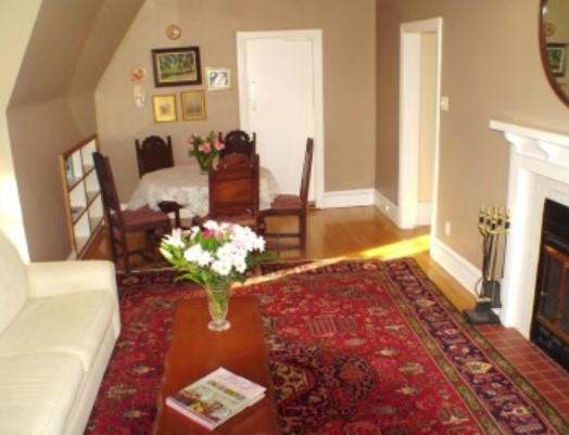 Ashbury House Bed & Breakfast | 303 First Ave, Ottawa, ON K1S 2G7, Canada | Phone: (613) 234-4757