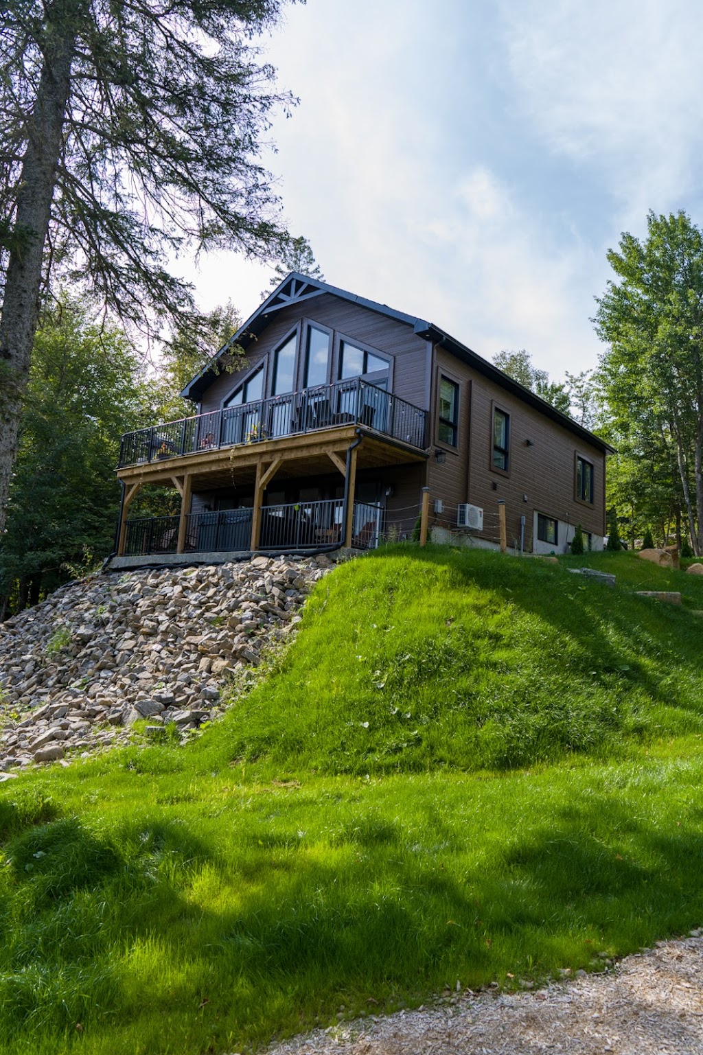 Chalet Artemis | 550 Rue du Moulin, Matawinie, QC J0K 1Y0, Canada | Phone: (514) 576-3040
