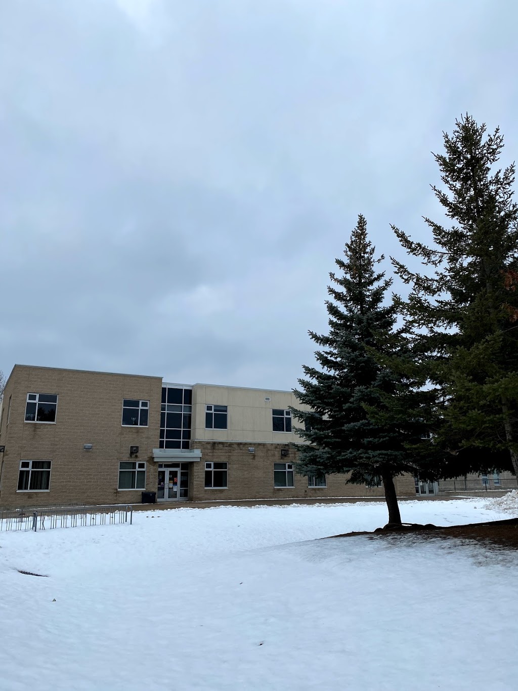 Monsignor Clair Catholic Elementary School | 345 Livingstone St E, Barrie, ON L4M 7B5, Canada | Phone: (705) 737-2812