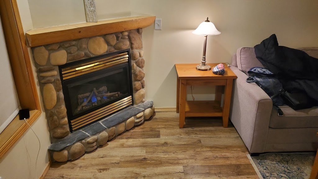Mountain View Getaway | 1200 Harvie Heights Rd, Harvie Heights, AB T1W 2W2, Canada | Phone: (780) 695-1780