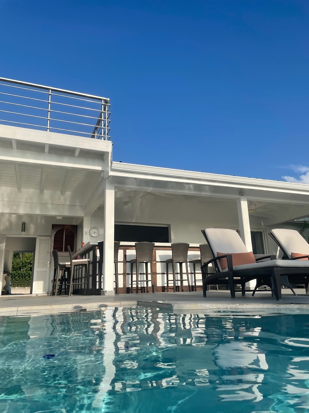 MAC Caribbean Villas | 9A Hyde Park Cir, Toronto, ON M3B 3N4, Canada | Phone: (416) 222-0025