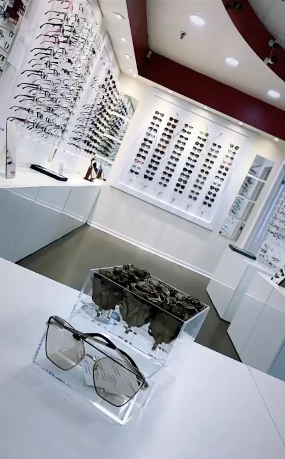 Leruso Eyewear | 7131 Bathurst St Unit 105, Thornhill, ON L4J 7Z1, Canada | Phone: (905) 881-4123