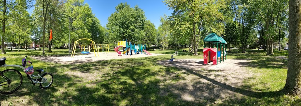 Parc Royal | Beaconsfield, QC H9W, Canada