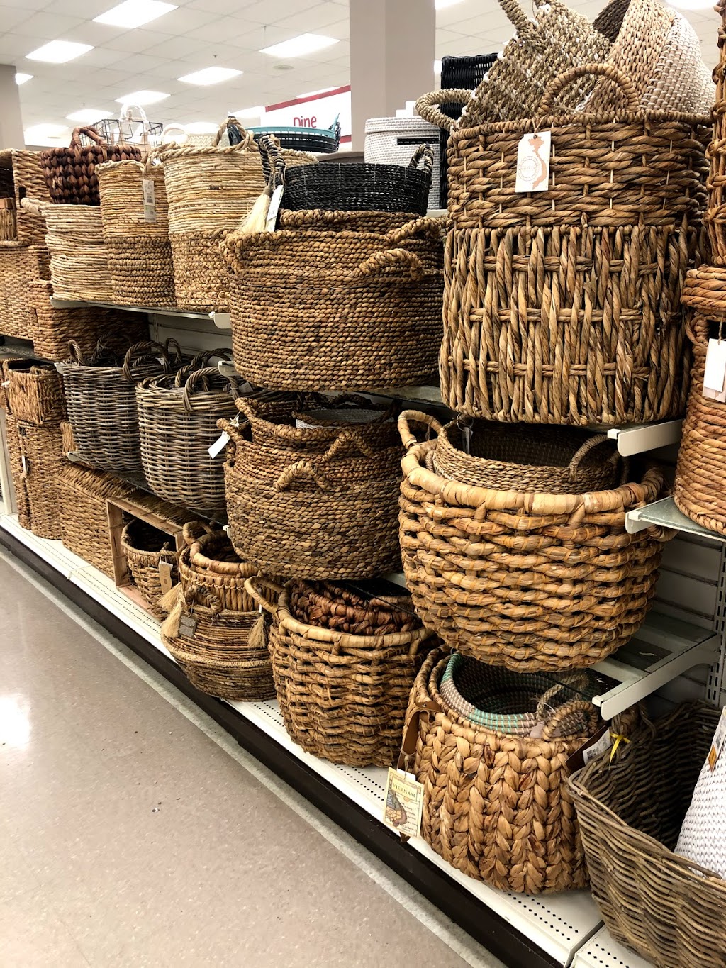 Winners & HomeSense | 11686 Sarcee Trail NW, Calgary, AB T3R 0A1, Canada | Phone: (403) 275-8228