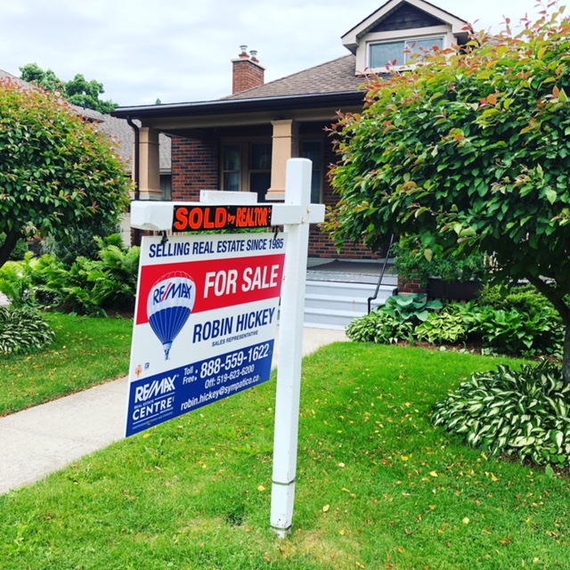 Robin Hickey-RE/MAX Real Estate Centre | 766 Hespeler Rd, Cambridge, ON N3H 5L8, Canada | Phone: (519) 240-8984