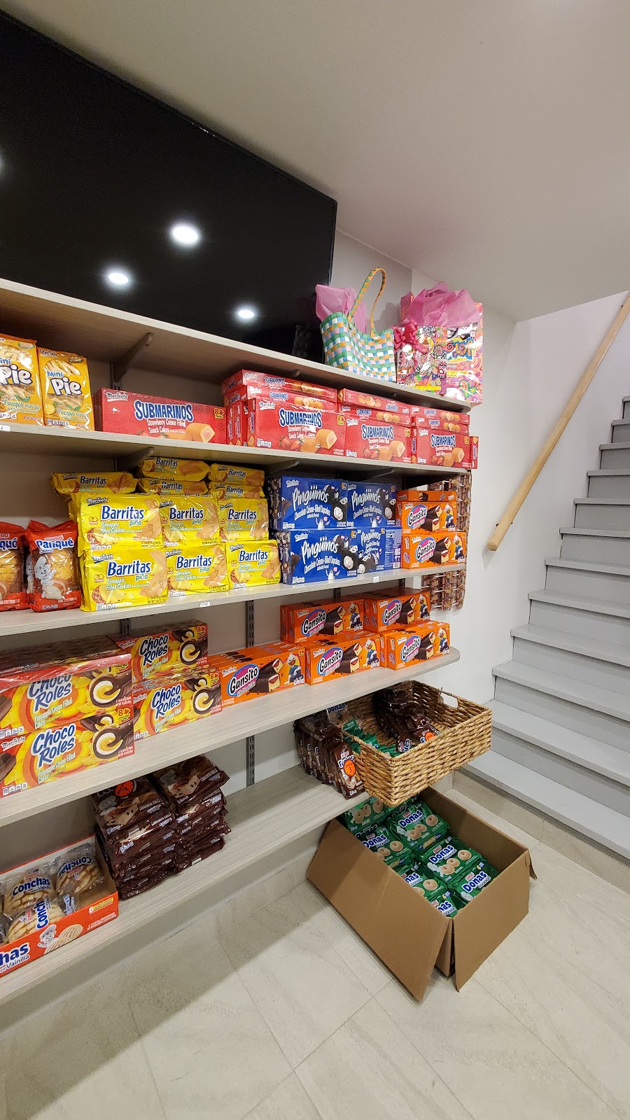 Alma Latina Marché | 2114 Chem. de Chambly, Longueuil, QC J4J 3Y7, Canada | Phone: (514) 965-5456