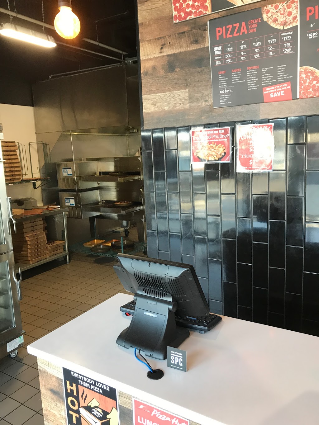 Pizza Hut | 90-3211 Preston Ave S, Saskatoon, SK S7T 1C9, Canada | Phone: (306) 668-3590