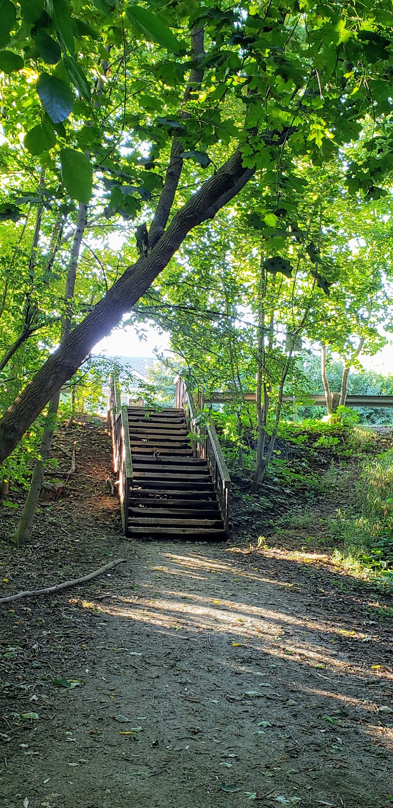 Oakdale Park Trailhead | Miller Rd, Oakville, ON L6H 1J6, Canada