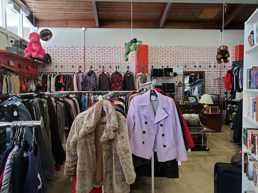 Annies Attic | 1560 Main St, Winnipeg, MB R2W 3W4, Canada | Phone: (204) 334-9300
