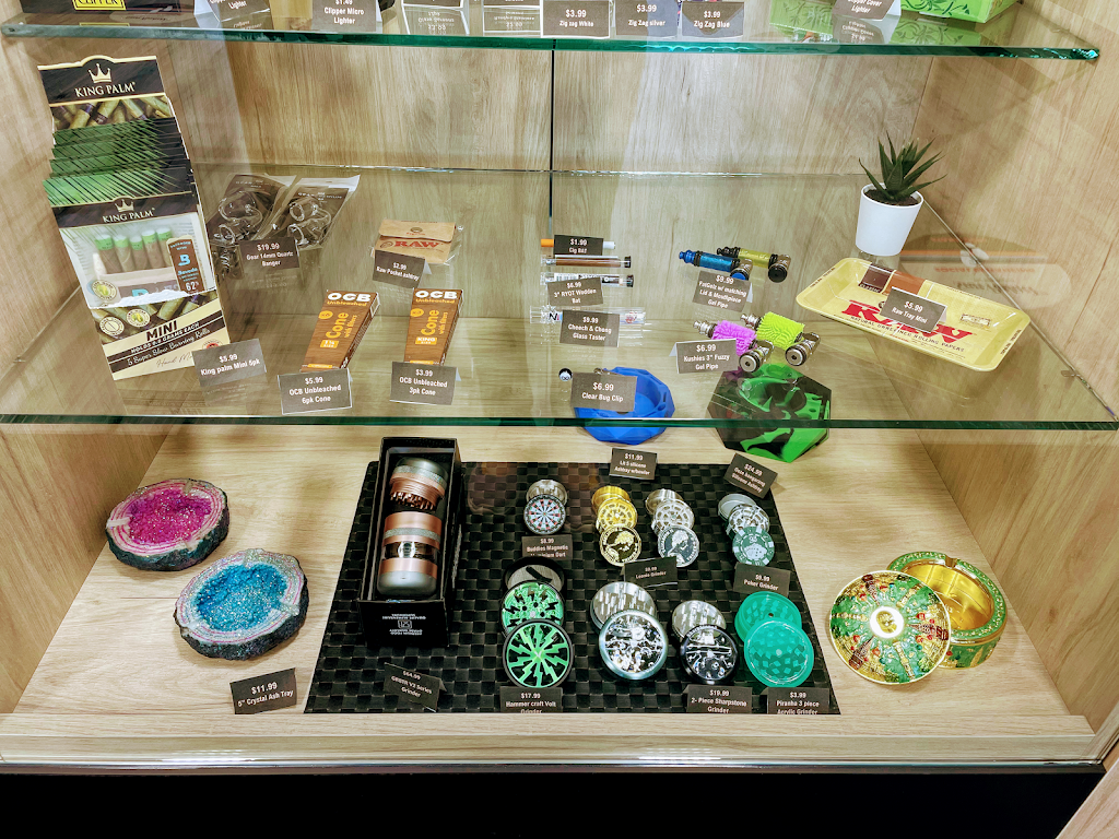 Cannabis Discounter Southport | 3516 Ewing Trail SW, Edmonton, AB T6X 2X6, Canada | Phone: (780) 244-5875