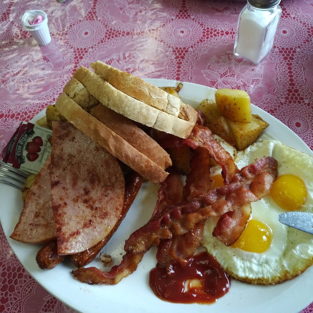 Eagle Restaurant | 1390 Eagle St N, Cambridge, ON N3H 4L2, Canada | Phone: (519) 650-0013