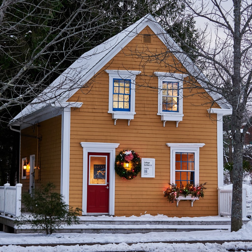 COTTAGE ON MAIN 668 Main St, Mahone Bay, NS B0J 2E0, Canada