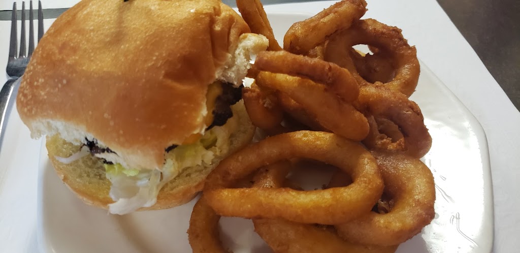 The Corner Pocket Restaurant | 650 Broadway St, Cartwright, MB R0K 0L0, Canada | Phone: (204) 529-2268