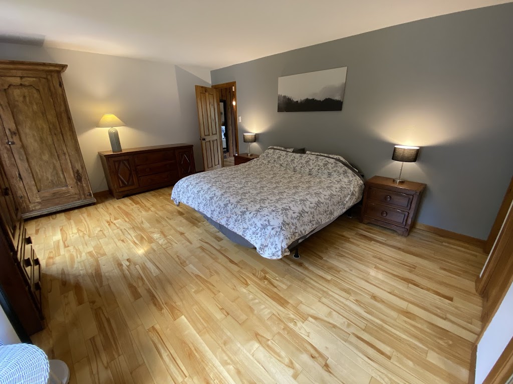 Renard du Nord | 6 Chem. de Normandie, Sainte-Agathe-des-Monts, QC J8C 2G4, Canada | Phone: (514) 910-3475