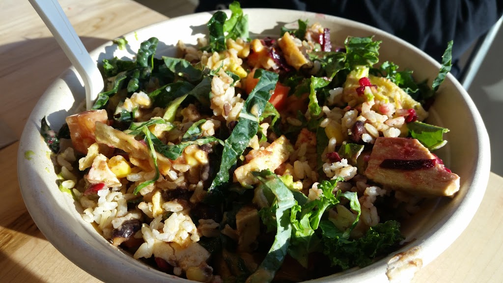 Freshii Kelowna Airport | 5538 Airport Way, Kelowna, BC V1V 1S1, Canada | Phone: (778) 753-7055