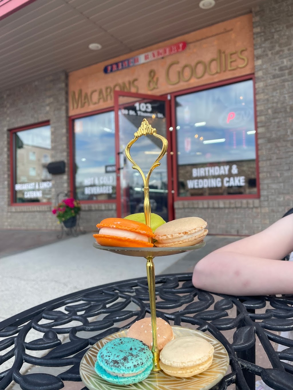 Macarons & Goodies St Albert | 50 St Thomas St #103, St. Albert, AB T8N 6Z8, Canada | Phone: (587) 290-0505