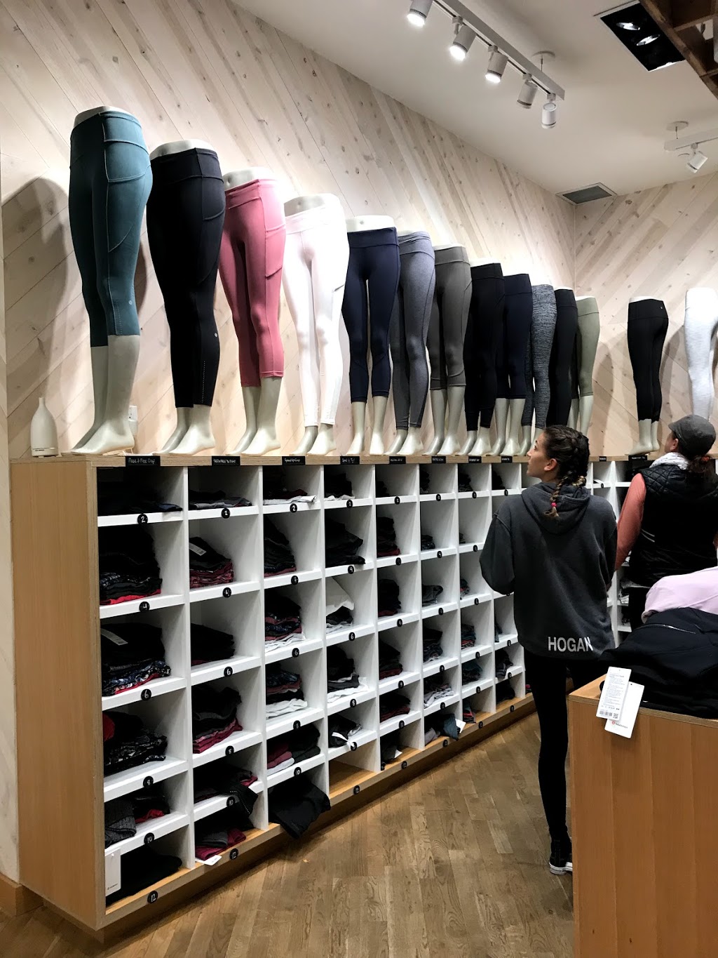 lululemon | 100 Anderson Rd SE, Calgary, AB T2J 3V1, Canada | Phone: (403) 313-4434