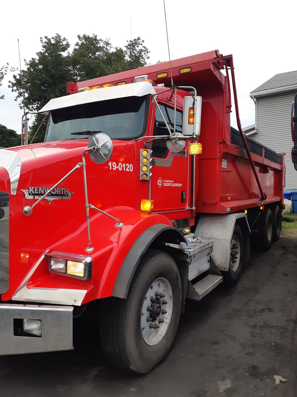 Logistique St-Laurent | 320 Rue de lIlménite, Saint-Joseph-de-Sorel, QC J3R 4A2, Canada | Phone: (450) 742-1212
