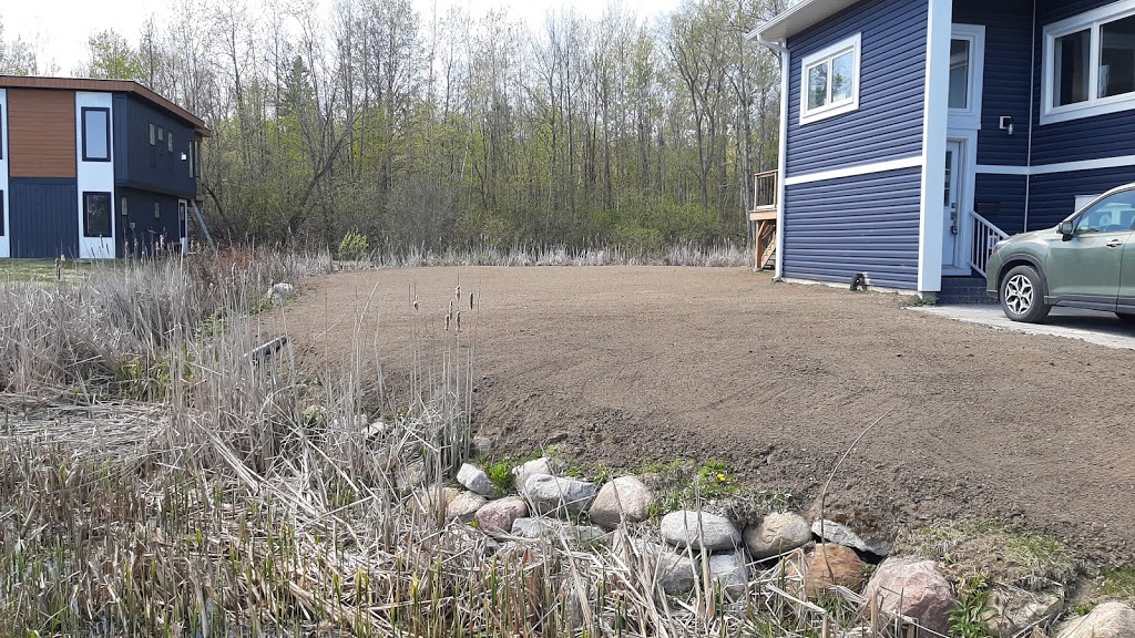 The Lawn Ladd | 1607 Rimkey Cres, Severn, ON L3V 0E9, Canada | Phone: (705) 818-9720
