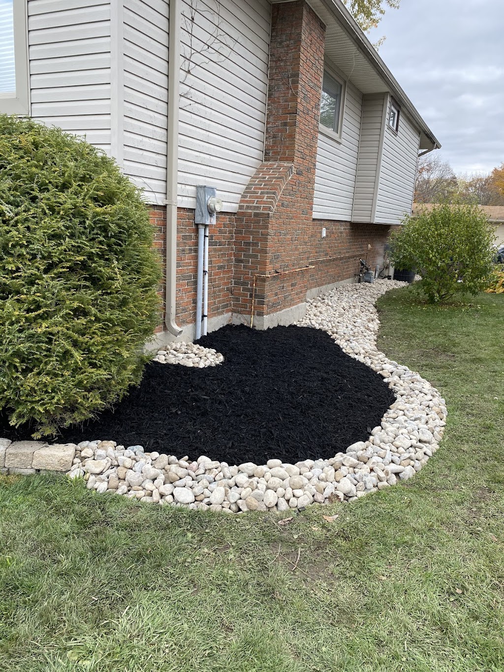 Innovative Landscaping & Design | Mark St, London, ON N5V 2G7, Canada | Phone: (519) 777-6368