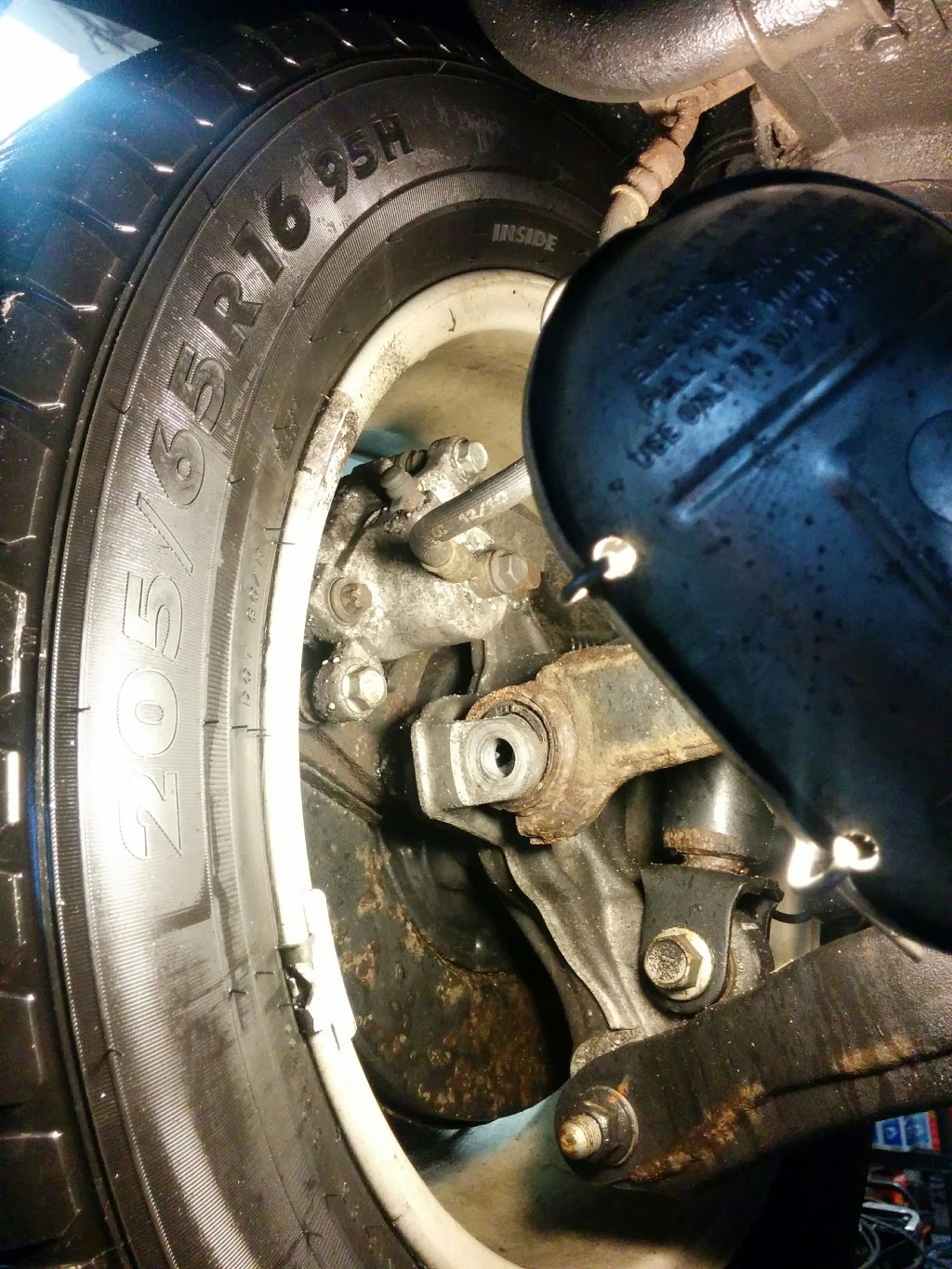 Southside Auto Center LTD. | 3021 Lake Shore Blvd W, Etobicoke, ON M8V 1K2, Canada | Phone: (416) 255-8885