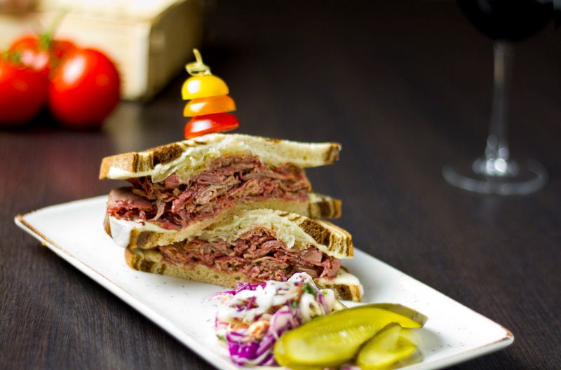 Rally Restaurant and Bar | 1660 OConnor Dr, North York, ON M4A 2R4, Canada | Phone: (416) 551-7356