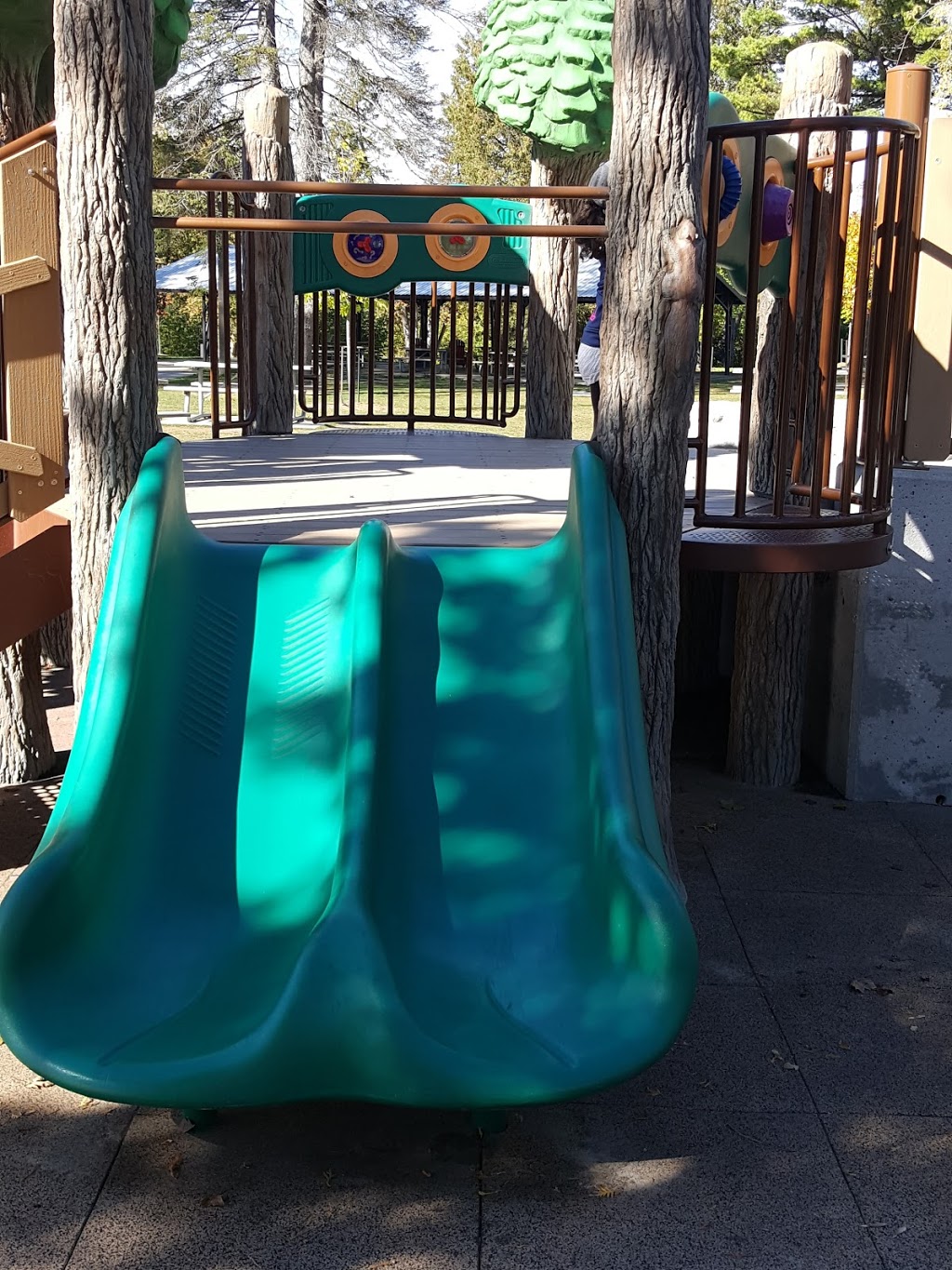Four Winds Parkette | 331 Sunset Beach Rd, Richmond Hill, ON L4E 3J1, Canada | Phone: (905) 771-8800