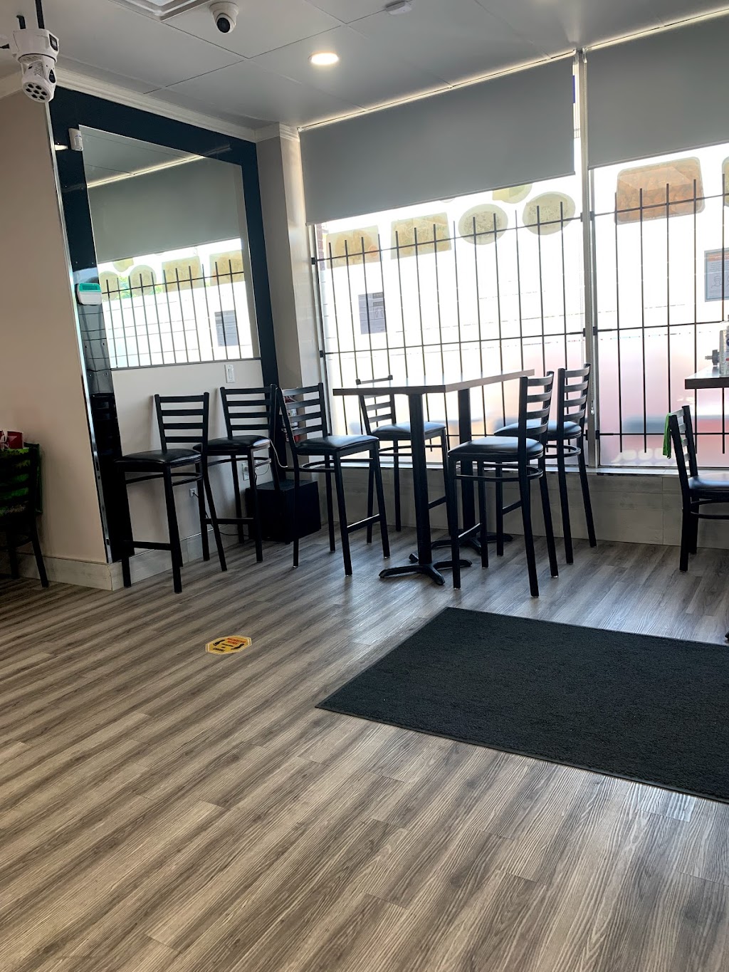 Caribbean Palace | 1646 Jane St, York, ON M9N 2R9, Canada | Phone: (416) 235-2822