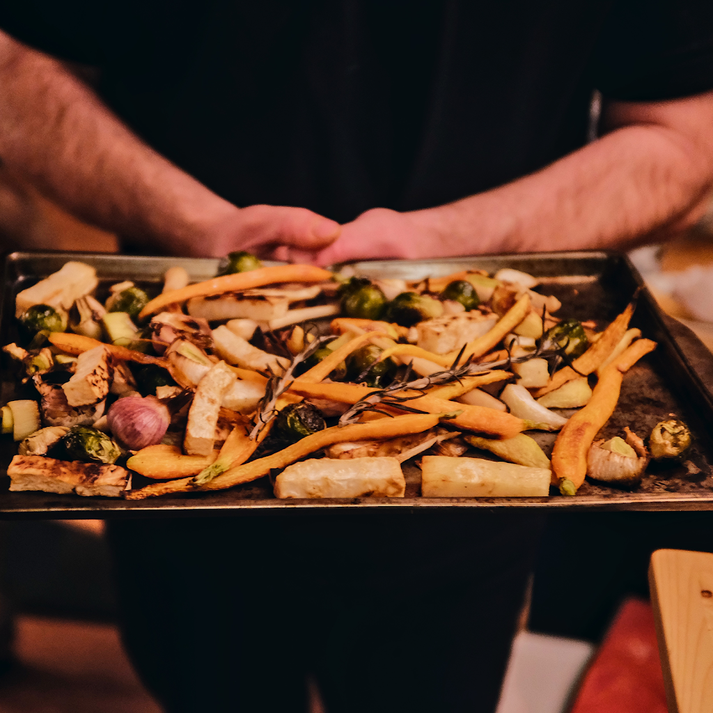 La Famille Buvette de Village | 2 Rue Curley, Sutton, QC J0E 2K0, Canada | Phone: (514) 797-2644