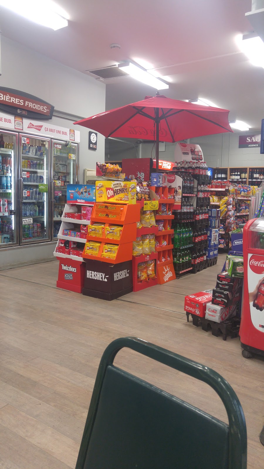 Restaurant-Depanneur LEscale | 370 Route Marie-Victorin, Baie-du-Febvre, QC J0G 1A0, Canada | Phone: (450) 783-6162