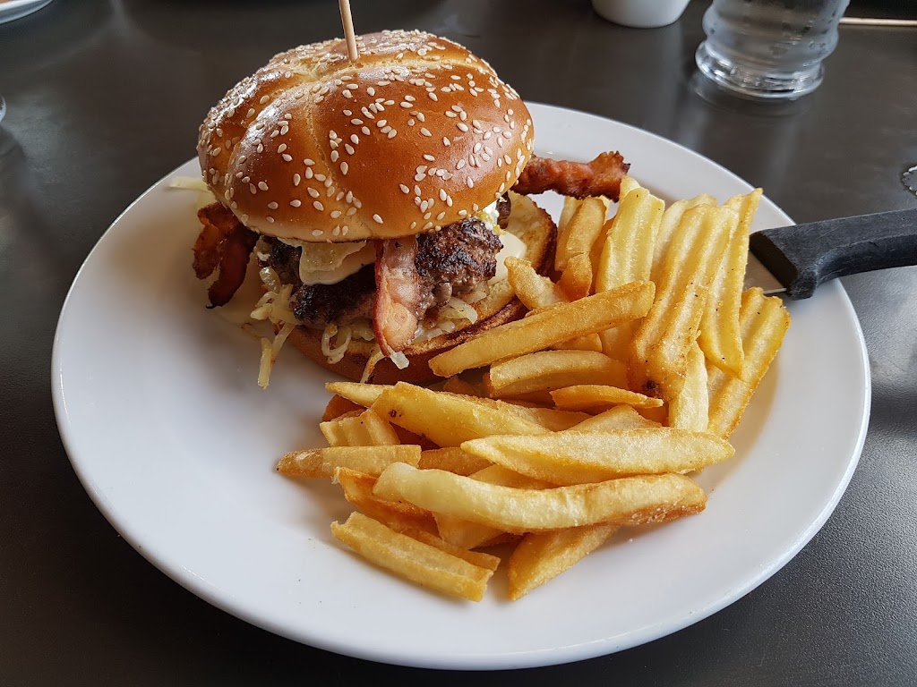 Dennys | 2940 Gaetz Ave, Red Deer, AB T4R 1M4, Canada | Phone: (403) 348-5040