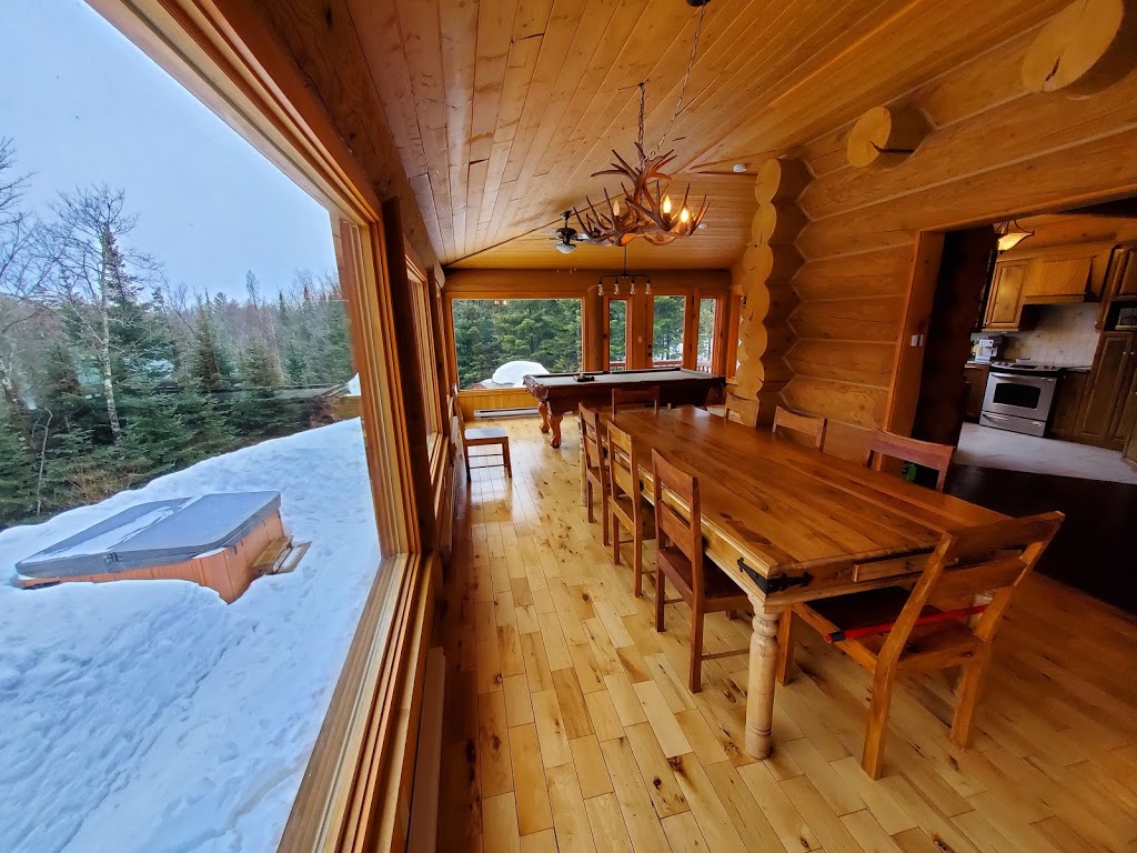 Blue Moose - Chalet Spa Nature | 17 Chemin du Grand-Pic, Mille-Isles, QC J0R 1A0, Canada | Phone: (877) 309-7347