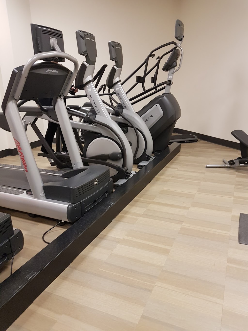 LA Fitness | SmartCentres Burlington North, 3011 Appleby Line, Burlington, ON L7M 0V7, Canada | Phone: (905) 319-1771