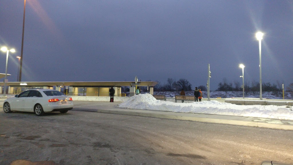 Erin Mills station | 7N4, Mississauga Transitway, Mississauga, ON L5M 4E4, Canada | Phone: (416) 869-3200