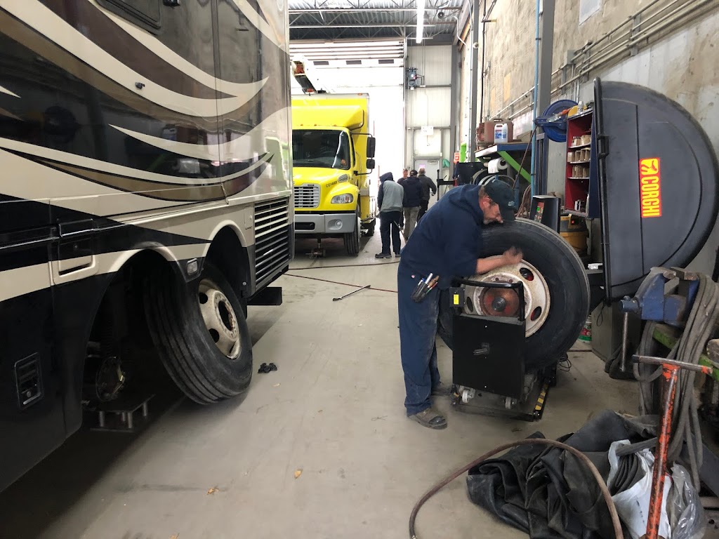Point S - Garage Pneus Vimont | 1474 Rue Cunard, Laval, QC H7S 2B7, Canada | Phone: (450) 667-7638