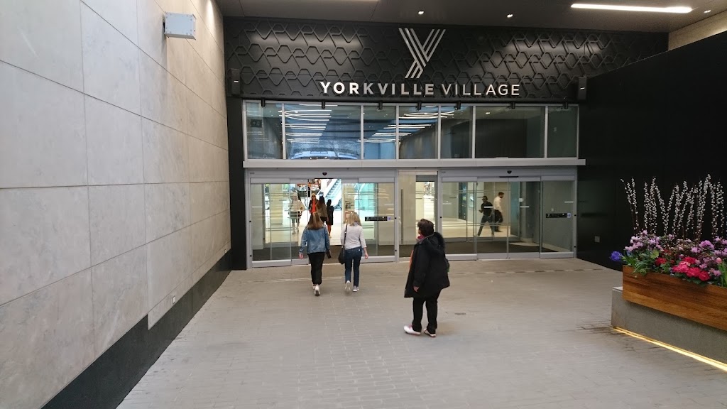 QuickStay - Luxury in Yorkville (Yonge & Bloor) | 155 Yorkville Ave, Toronto, ON M5R 1C4, Canada | Phone: (855) 977-1245