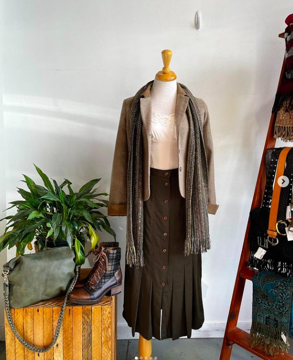 West & Co. Consignment Boutique | 2720 Dunsmuir Ave, Cumberland, BC V0R 1S0, Canada | Phone: (250) 336-0303