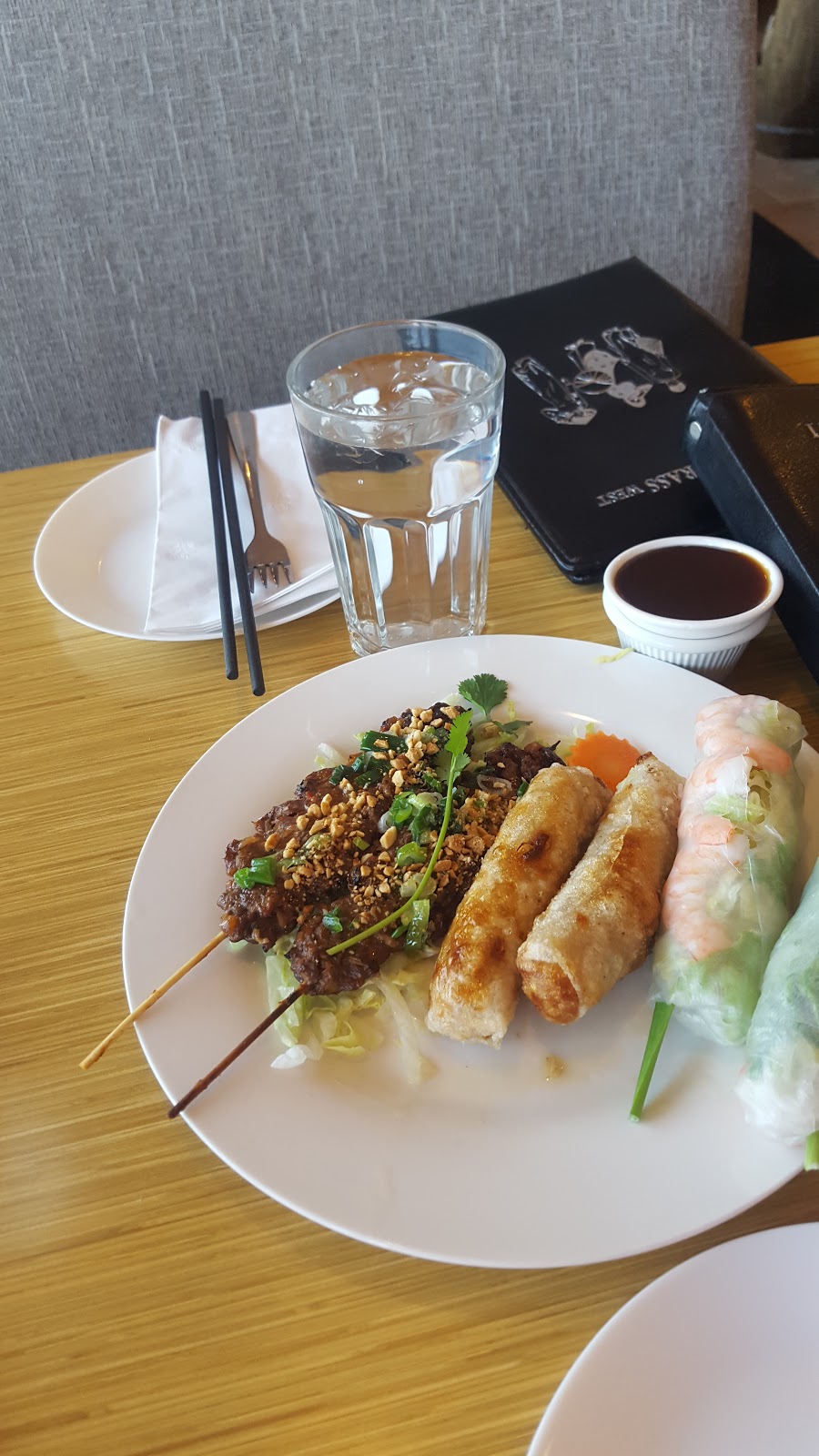 Lemongrass West restaurant | 3715 51 St SW #116, Calgary, AB T3E 6V2, Canada | Phone: (403) 242-2633