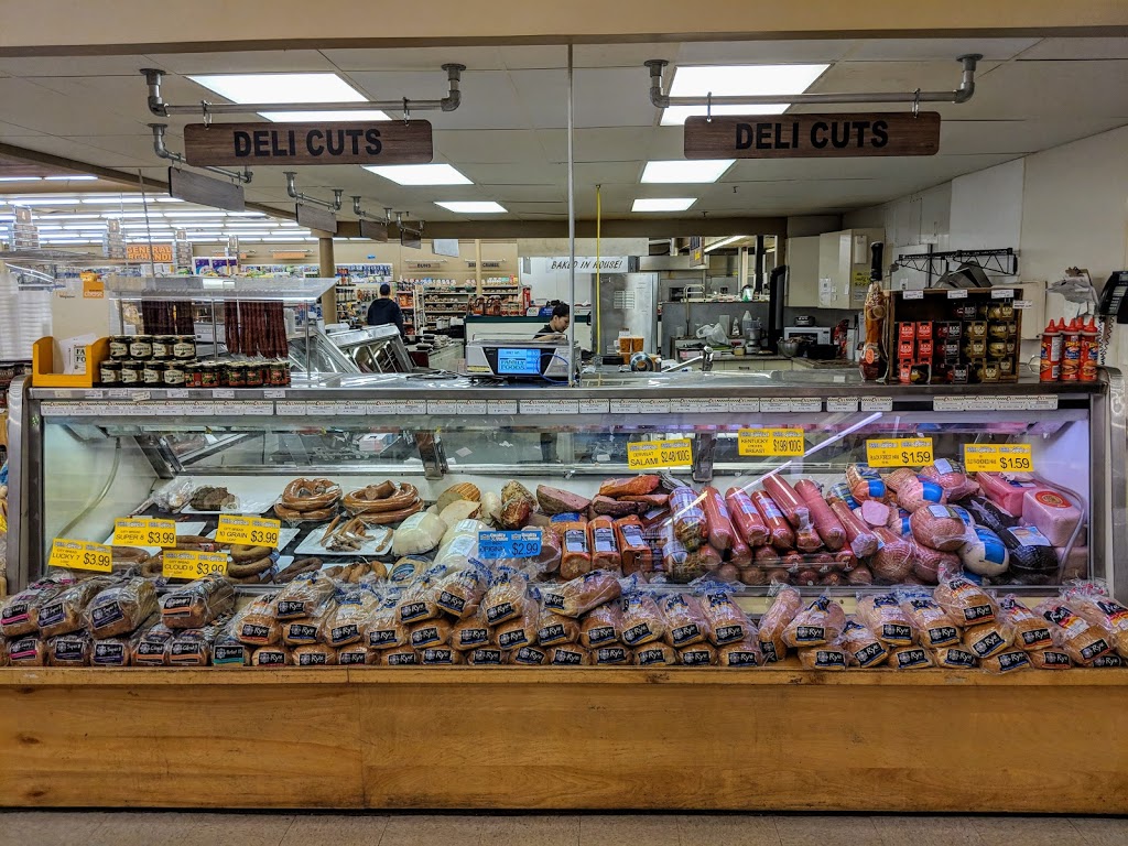 Family Foods | 1881 Portage Ave, Winnipeg, MB R3J 0H3, Canada | Phone: (204) 988-4810