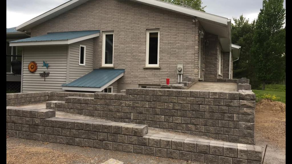 Hamilton Haulage & Landscaping | 566A Hunts Rd, Pembroke, ON K8A 6W6, Canada | Phone: (613) 312-0864