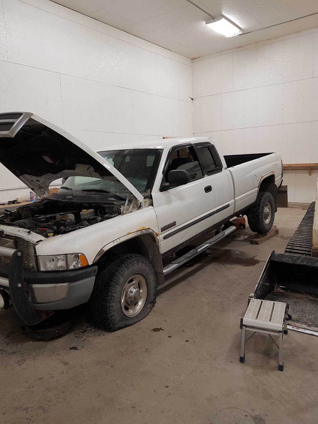 Stans Service & Repair Shop 2 | 41015 PTH 52, La Broquerie, MB R0A 0Z0, Canada | Phone: (204) 424-5337